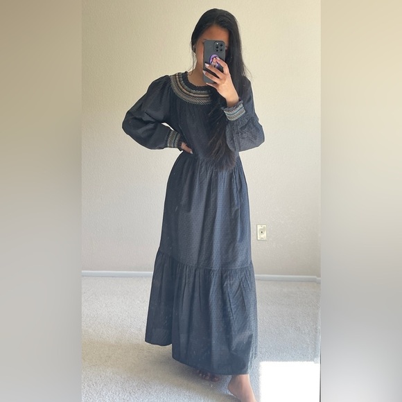BIN#27 - UNIVERSAL THREAD Women’s Small Black Longsleeved Tiered Dress - Picture 1 of 6